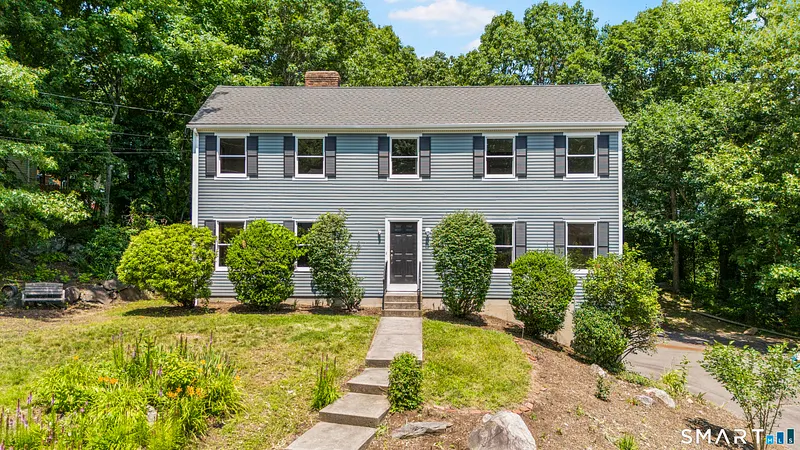 128 Midwood Avenue Photo 1