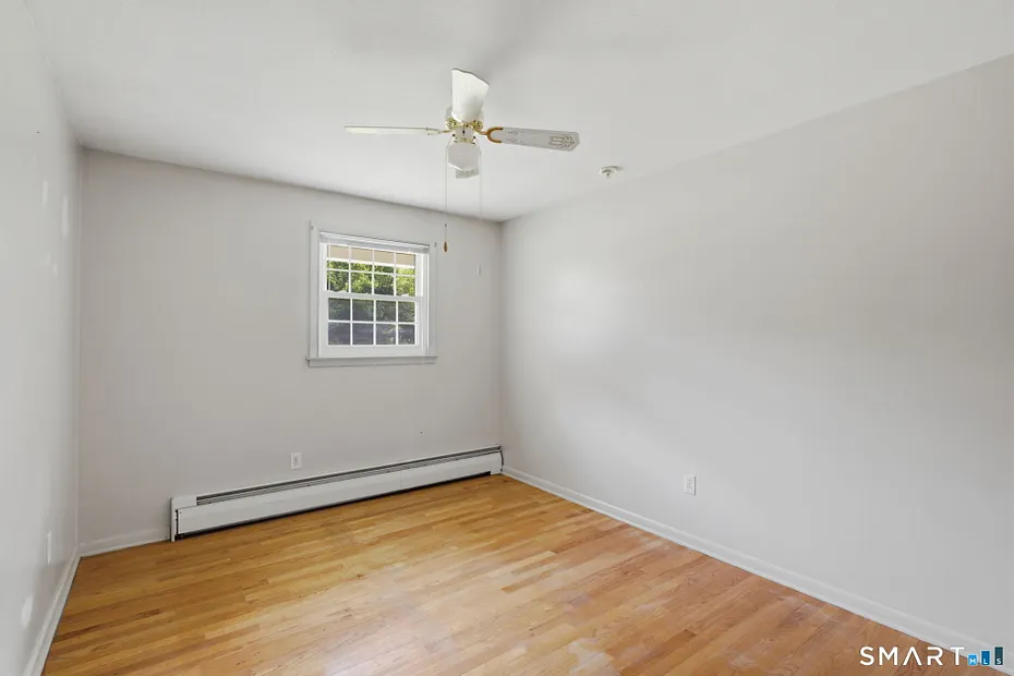 385 Cotton Hill Road Photo 17
