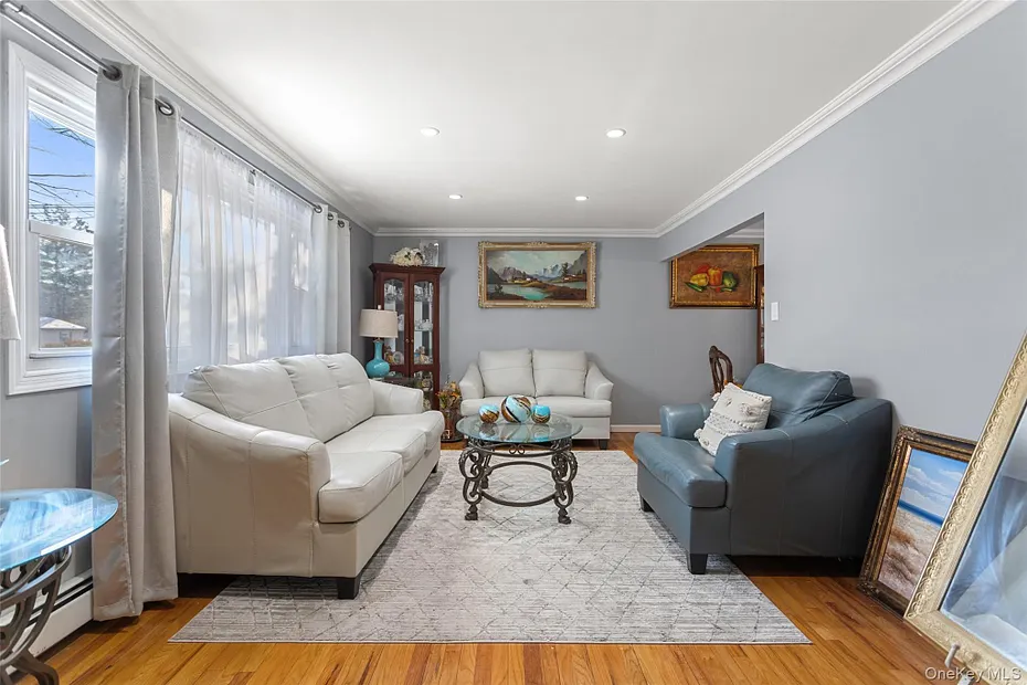 6 Merrick Lane Photo 5