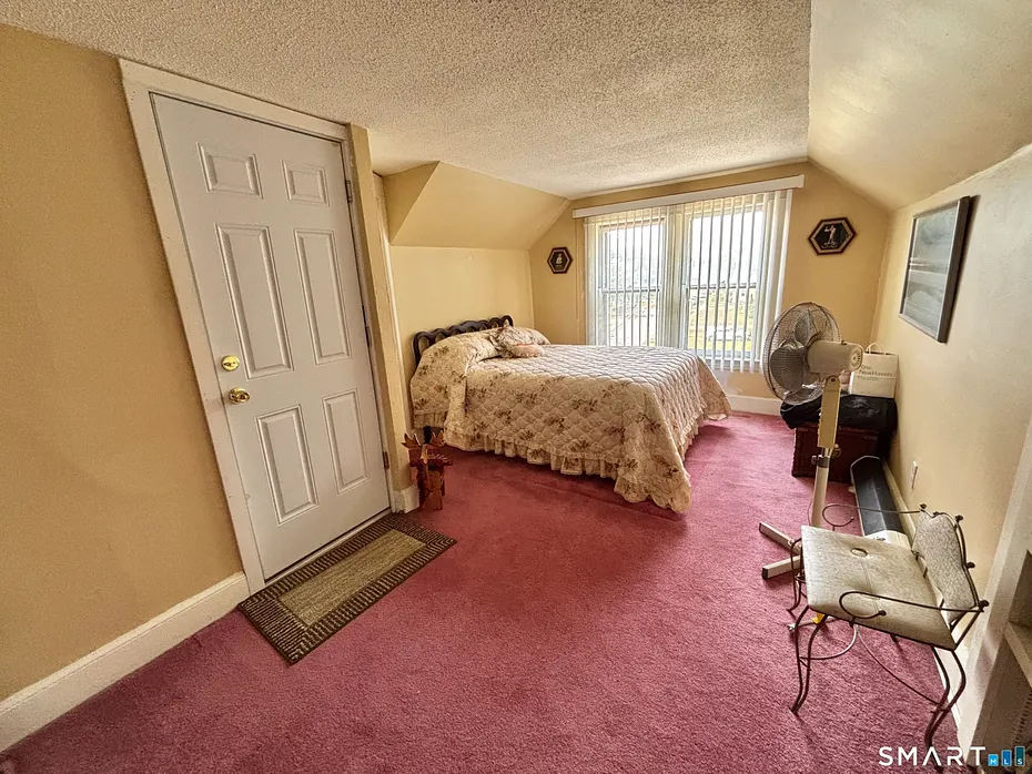 697 Washington Avenue Photo 23