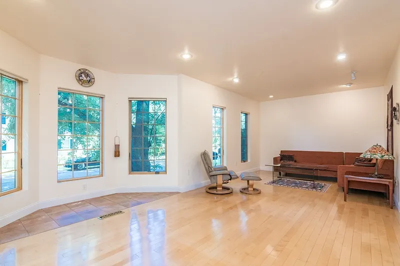 62 Fairview Ave Photo 6