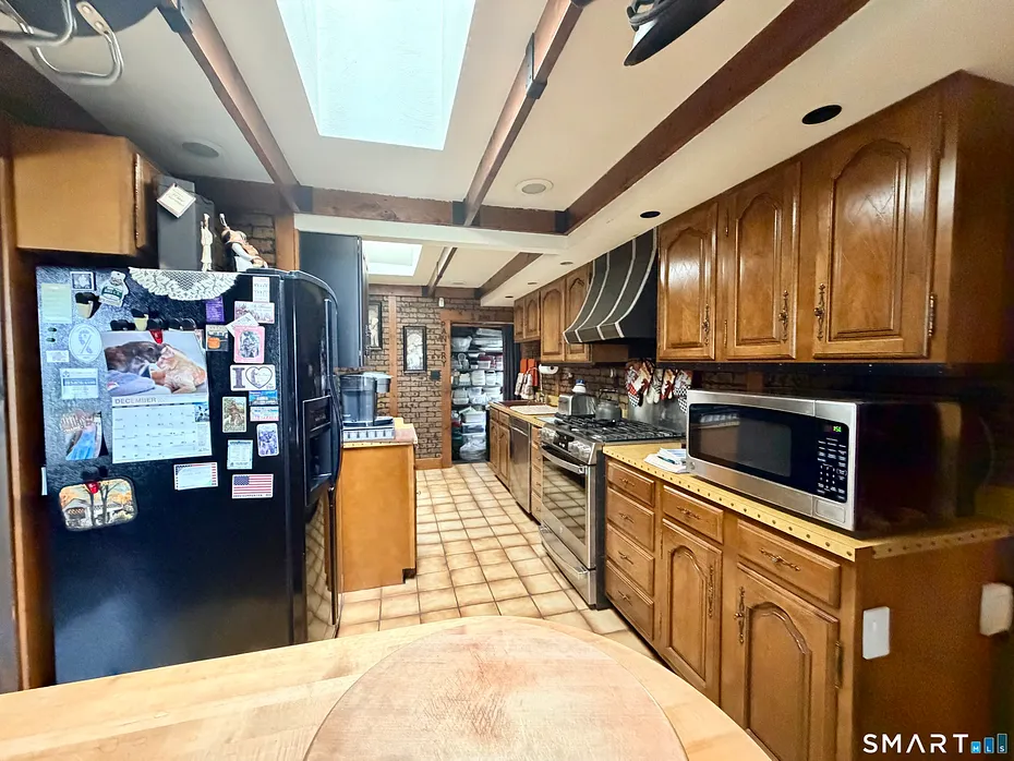 40 Andrews Avenue Photo 4