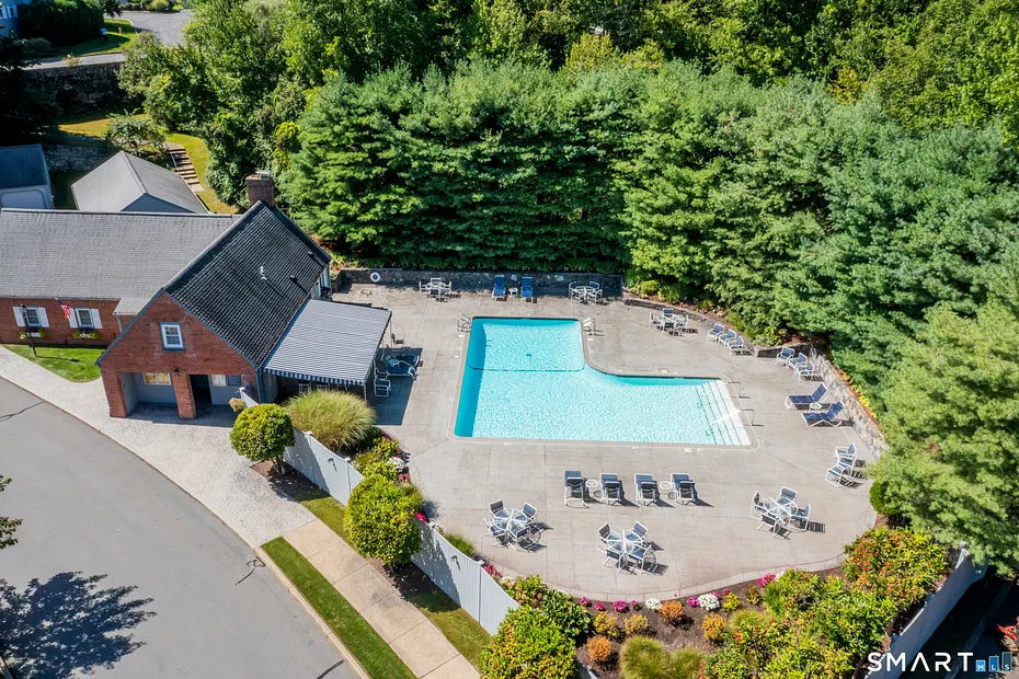 170 Glengarry Road #170 Photo 32