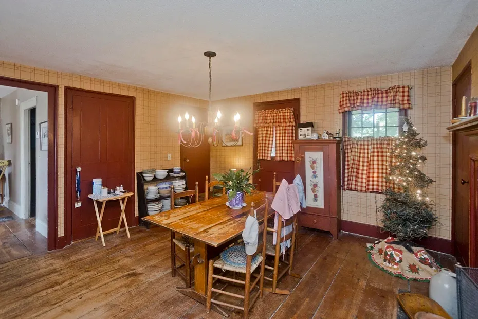 40 Somers Rd Photo 33