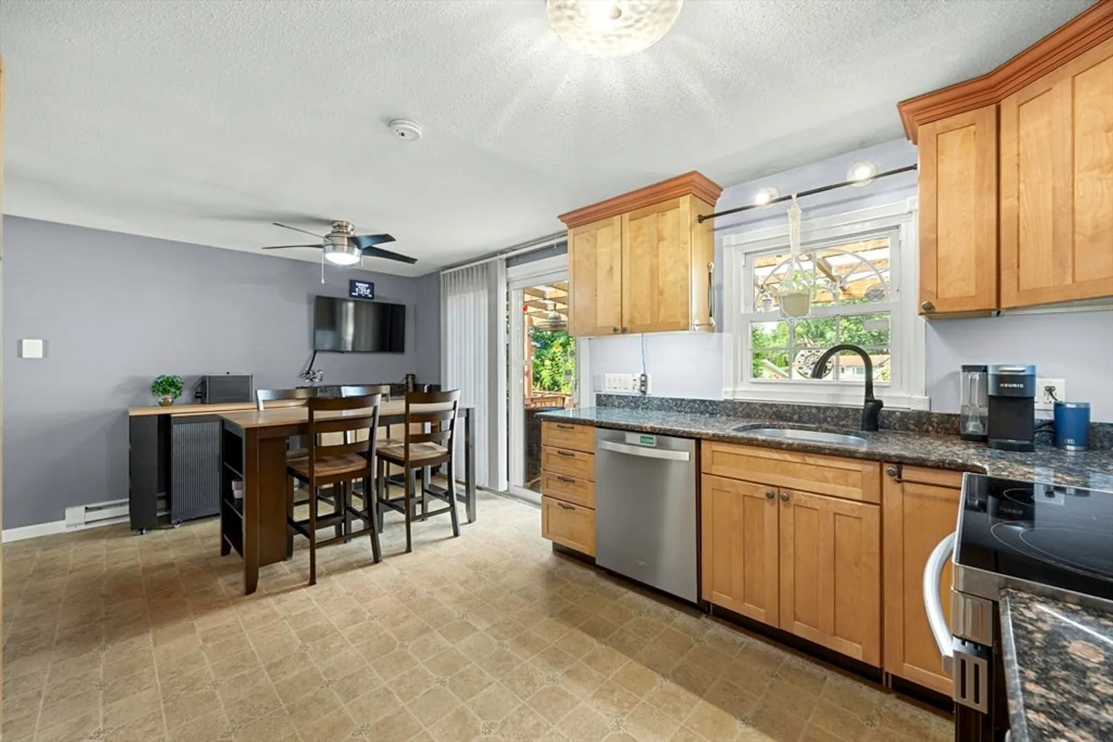 68 Parenteau Dr Photo 9