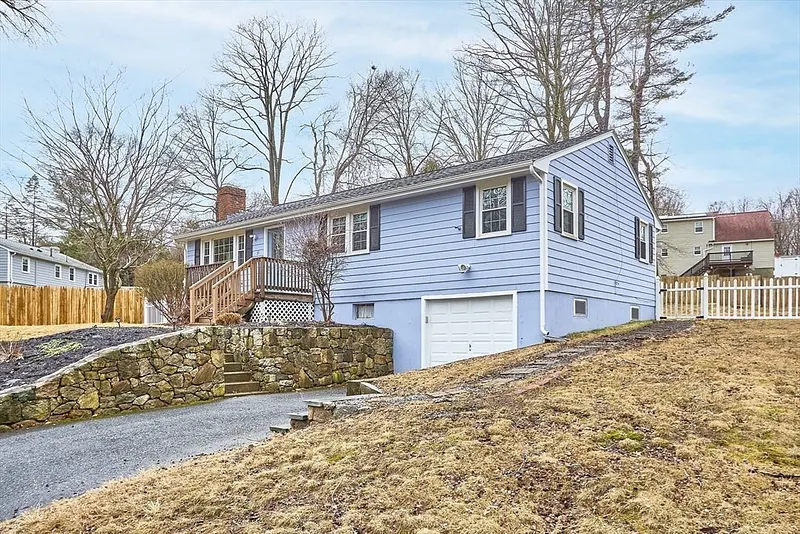 33 Eastview Road Photo 1