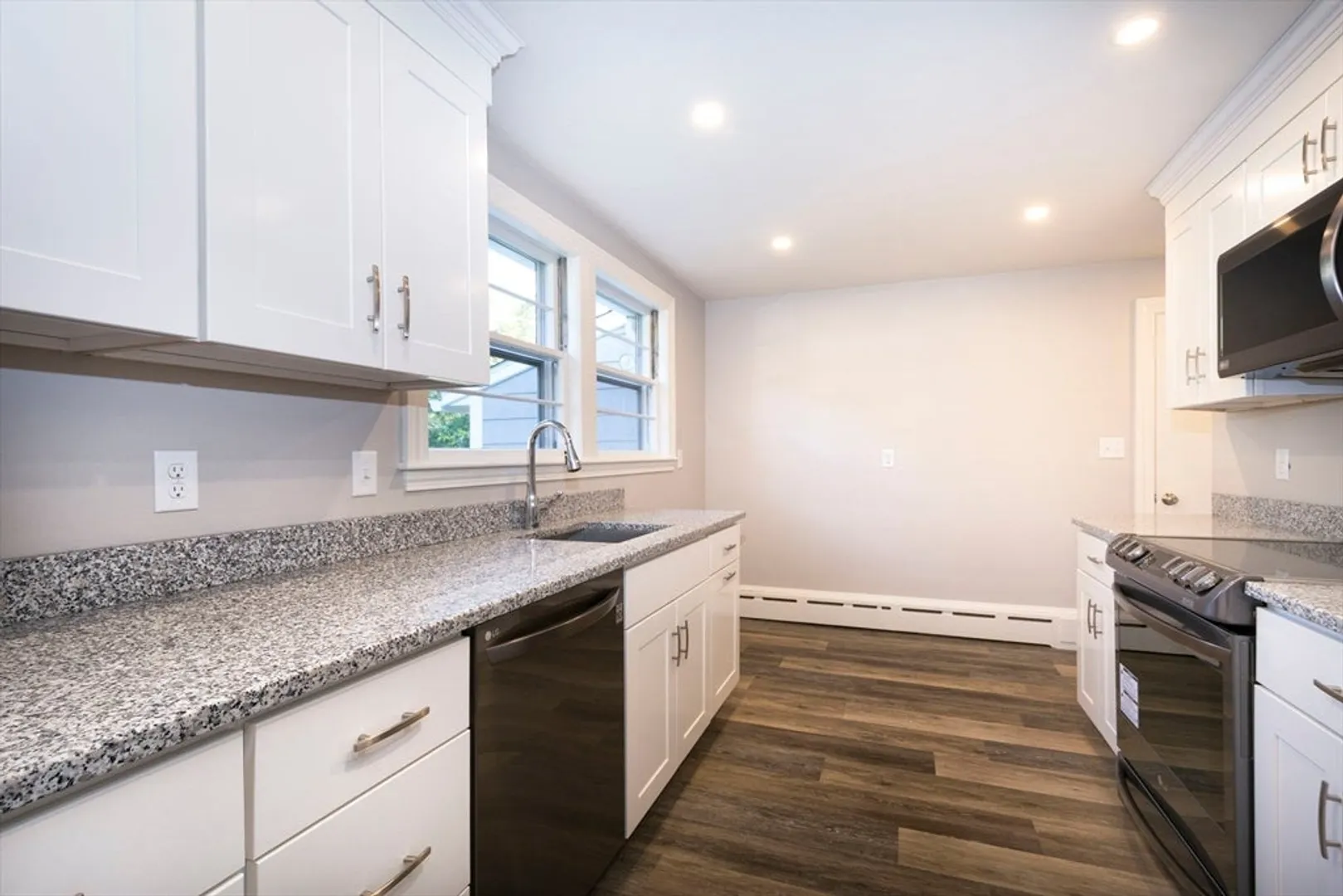 15 Buttonwood Ln #1 Photo 3