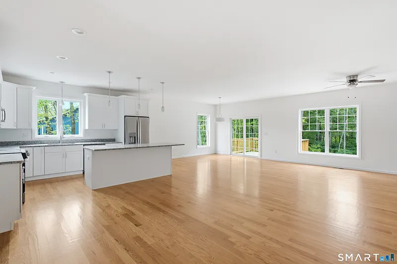18 Spring Hill Lane Photo 8