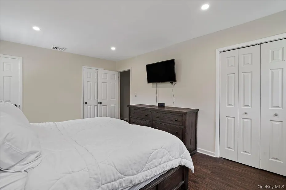 11 Kenneth Drive Photo 29