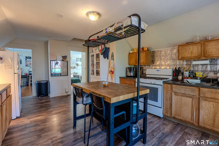 65 Parmalee Avenue Photo 6