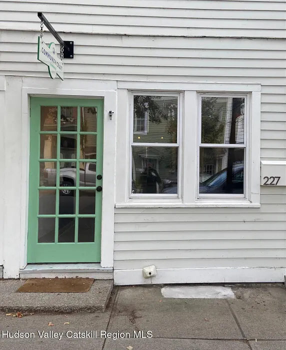 227 Warren Street Photo 4