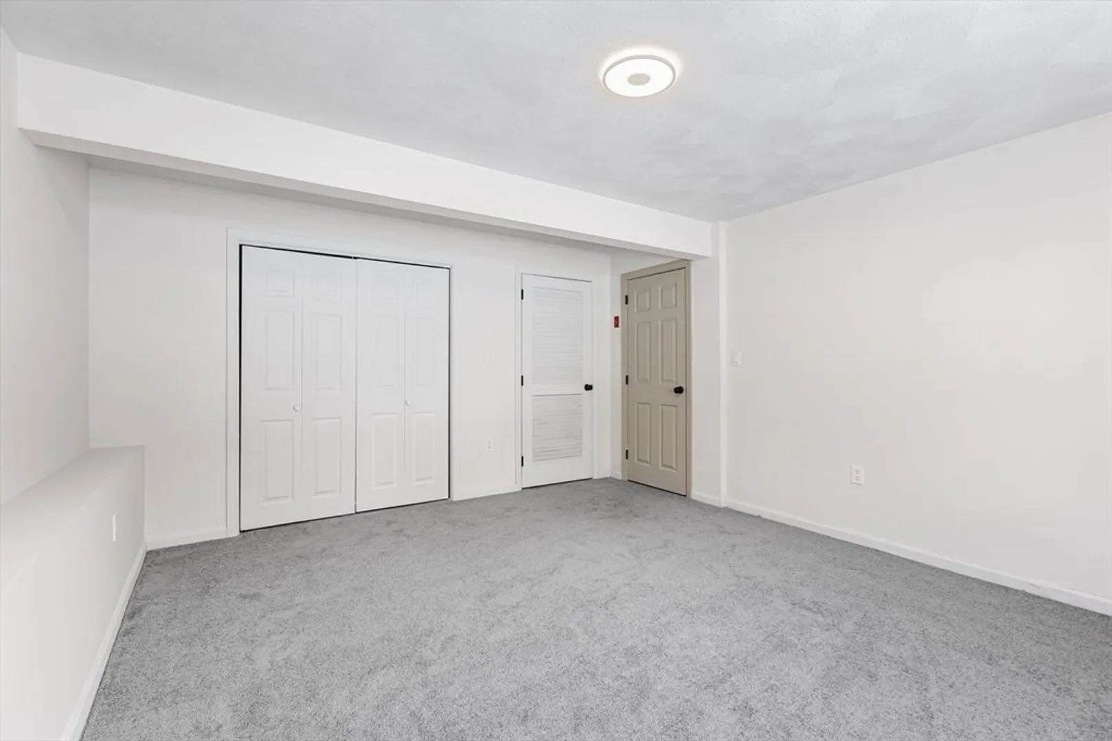 51 Belmont Ave Photo 18