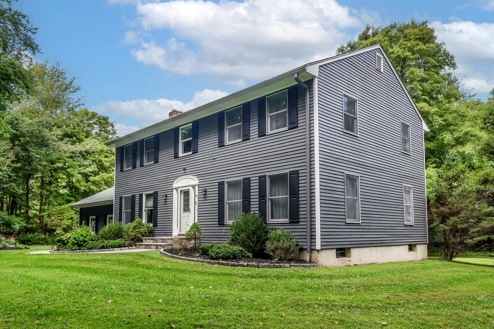 33 Brookwood Drive Photo 4