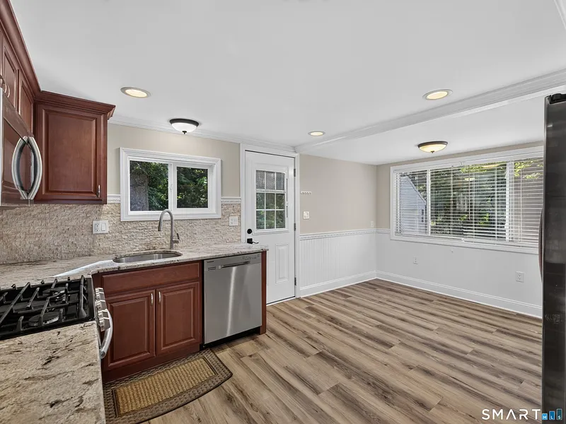 149 Liberty Street Photo 8