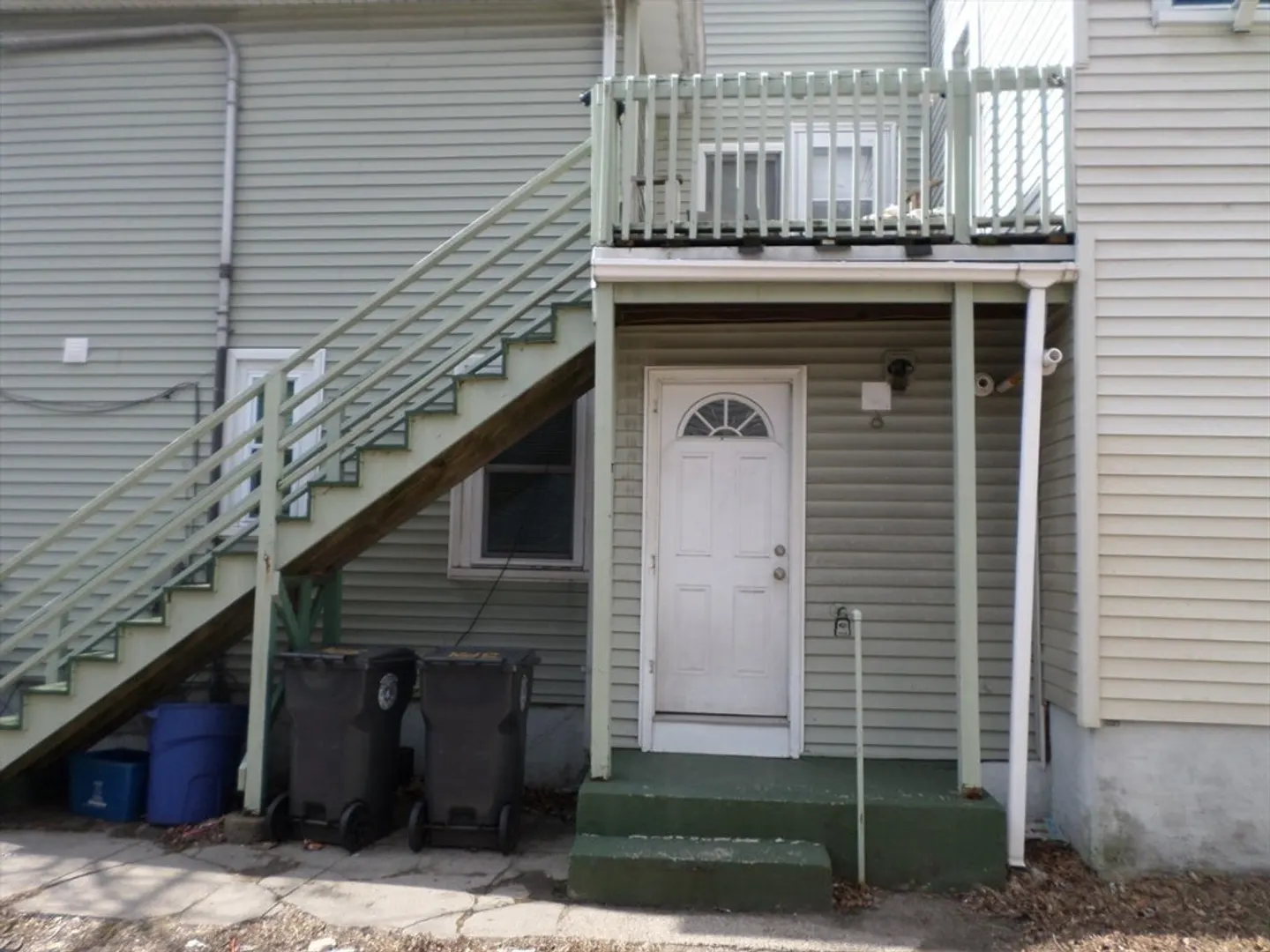 57 Bloomingdale St Photo 5