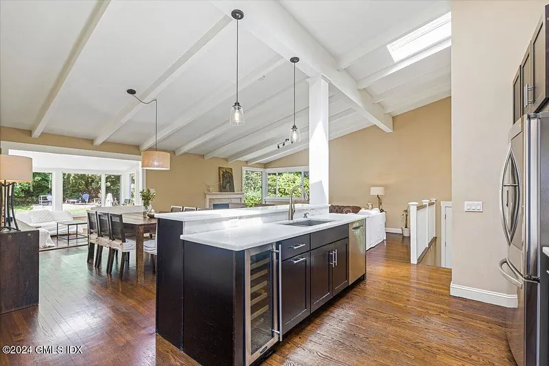 70 Gregory Road Photo 9