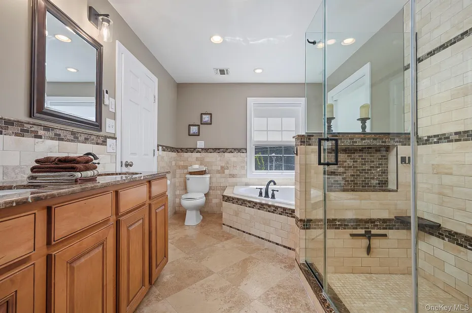 1 Colonial Drive Photo 29