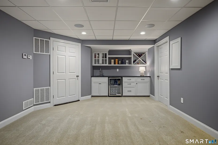61 Lenox Road Photo 31