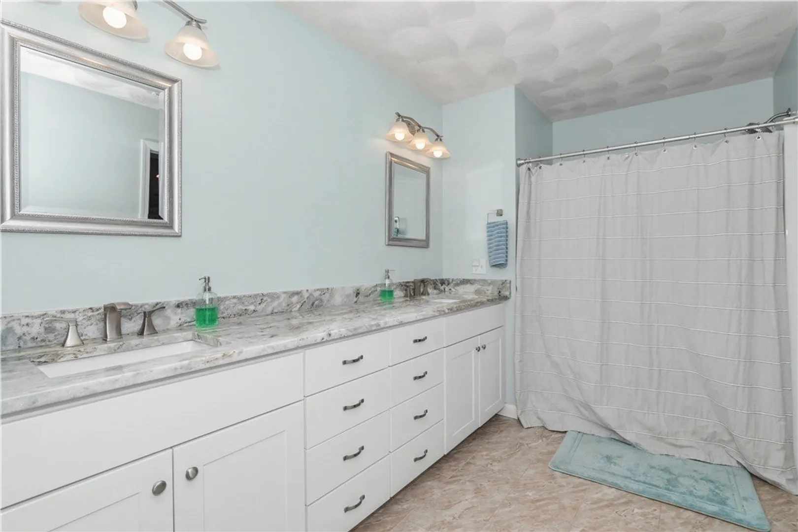 100 Franklin Road Photo 32