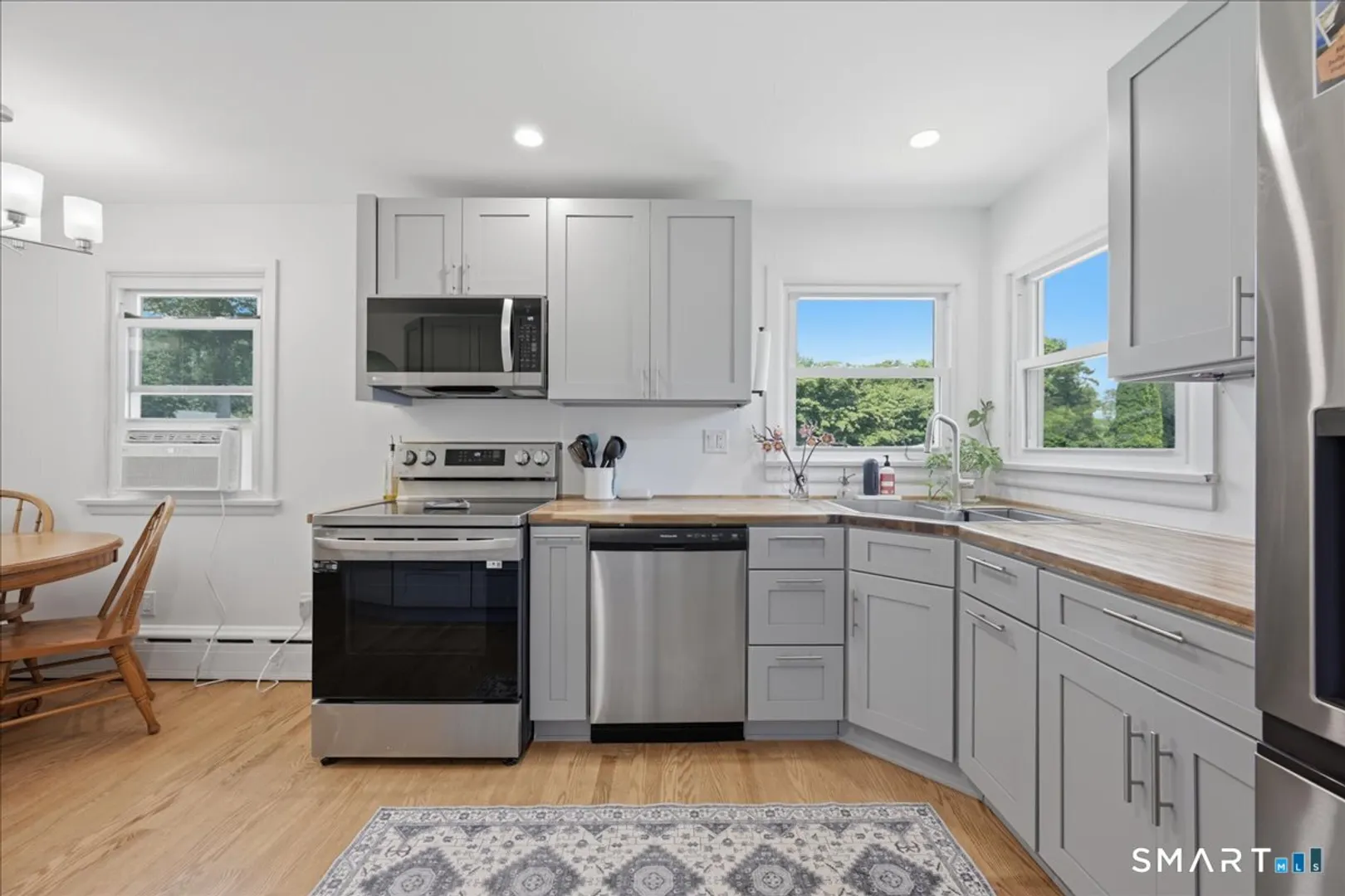 133 Bloomingdale Road Photo 12