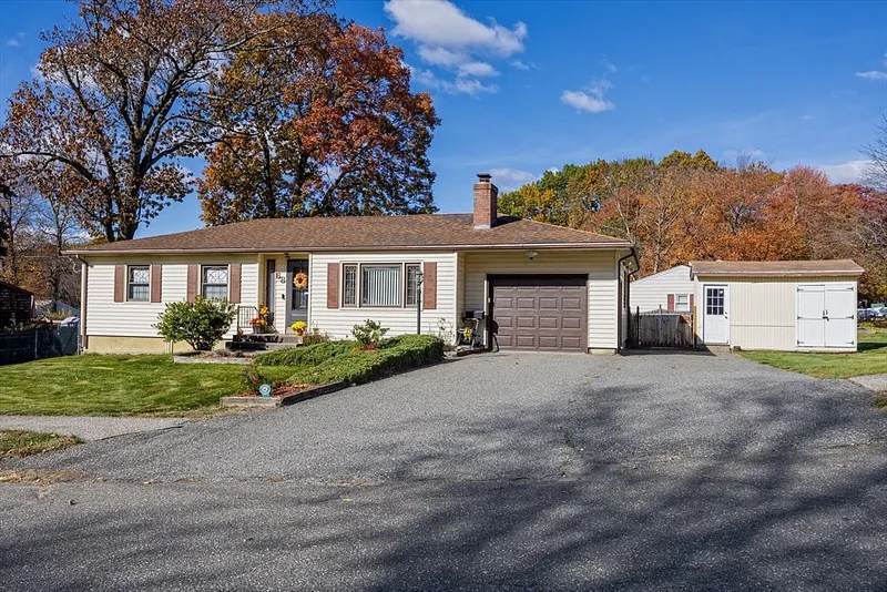 68 Parenteau Dr Photo 1