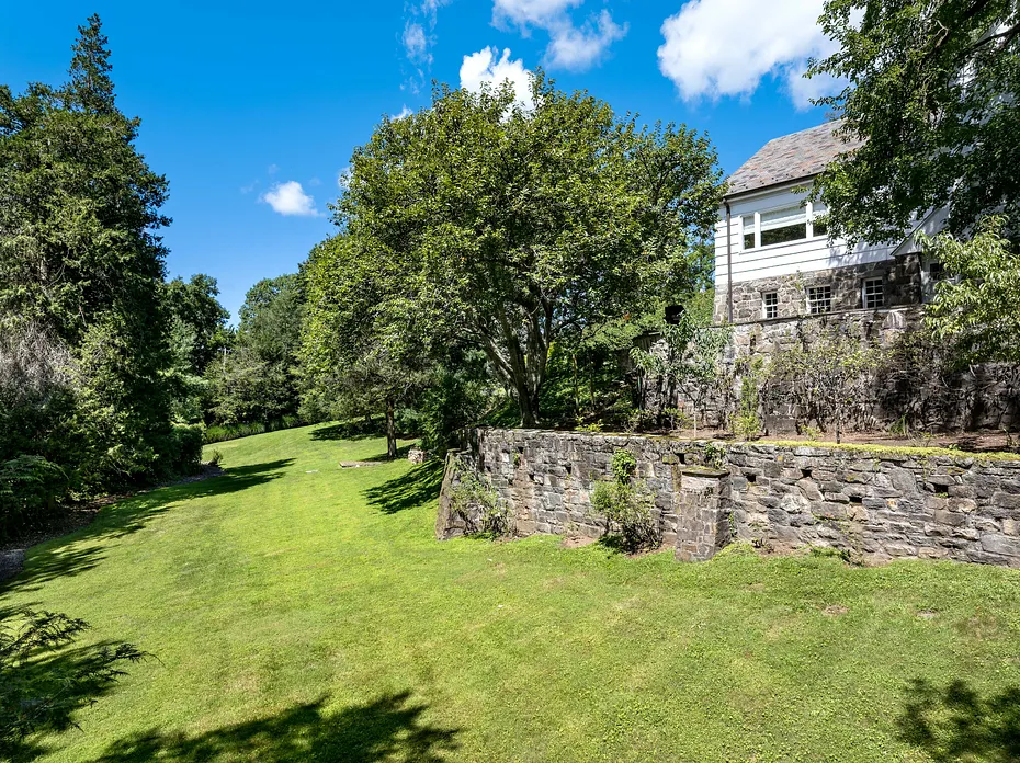 74 Glenville Road Photo 26