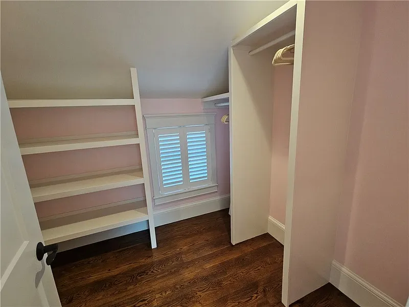209 Coggeshall Avenue Photo 32