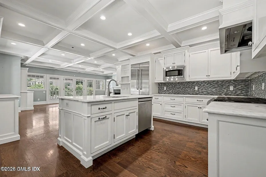97 Riverside Avenue Photo 6
