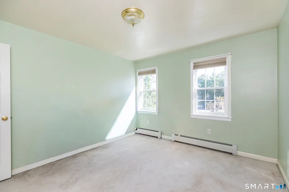 240 Beach Street Photo 18