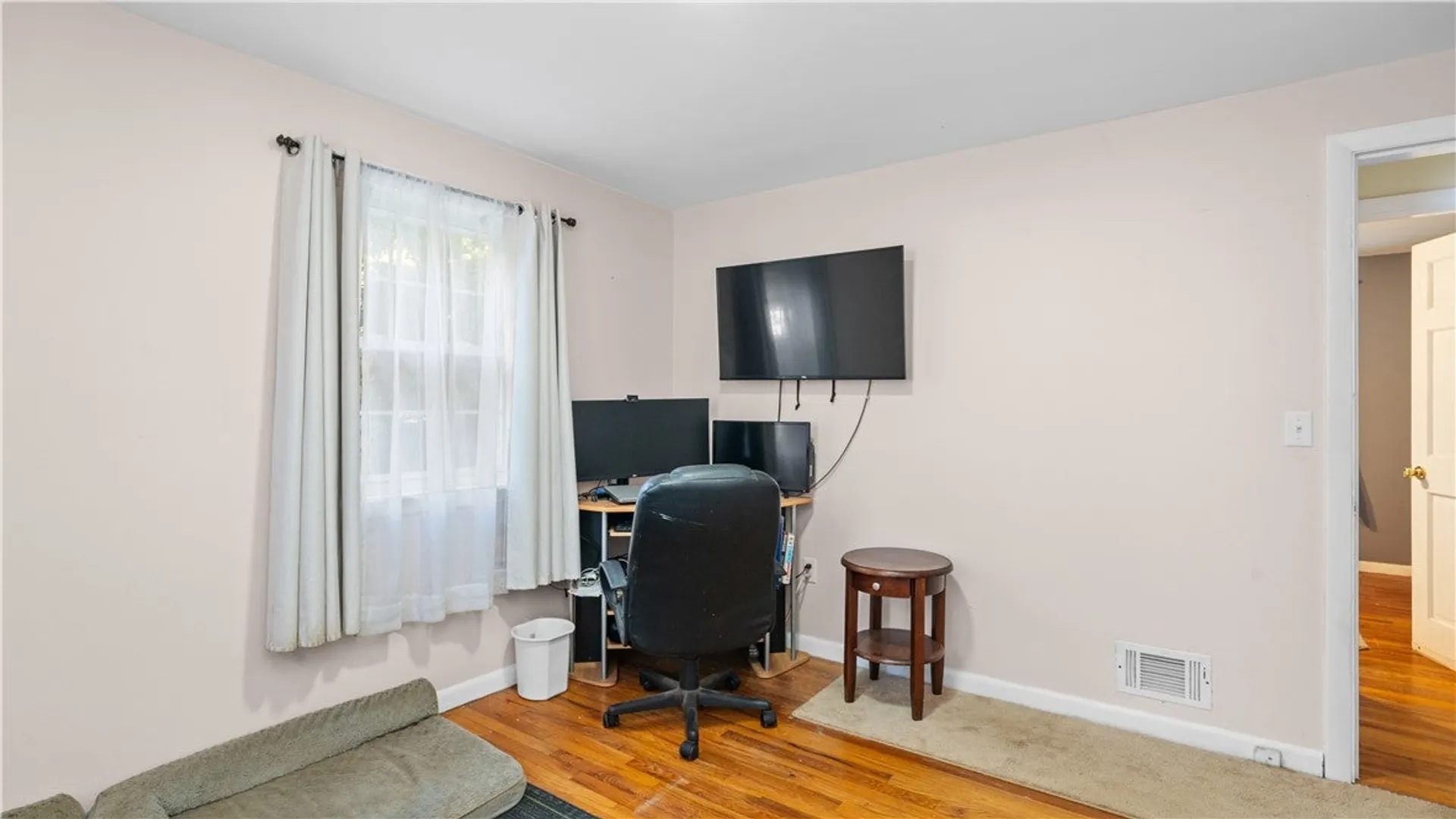 52 Brentwood Avenue Photo 20