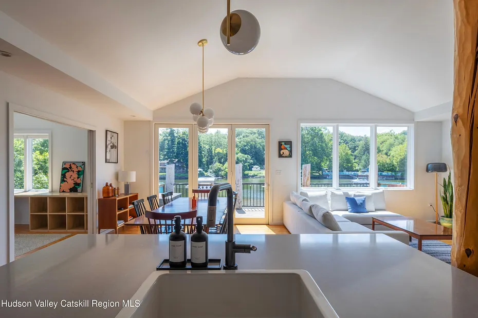 114 Lighthouse Drive Photo 9