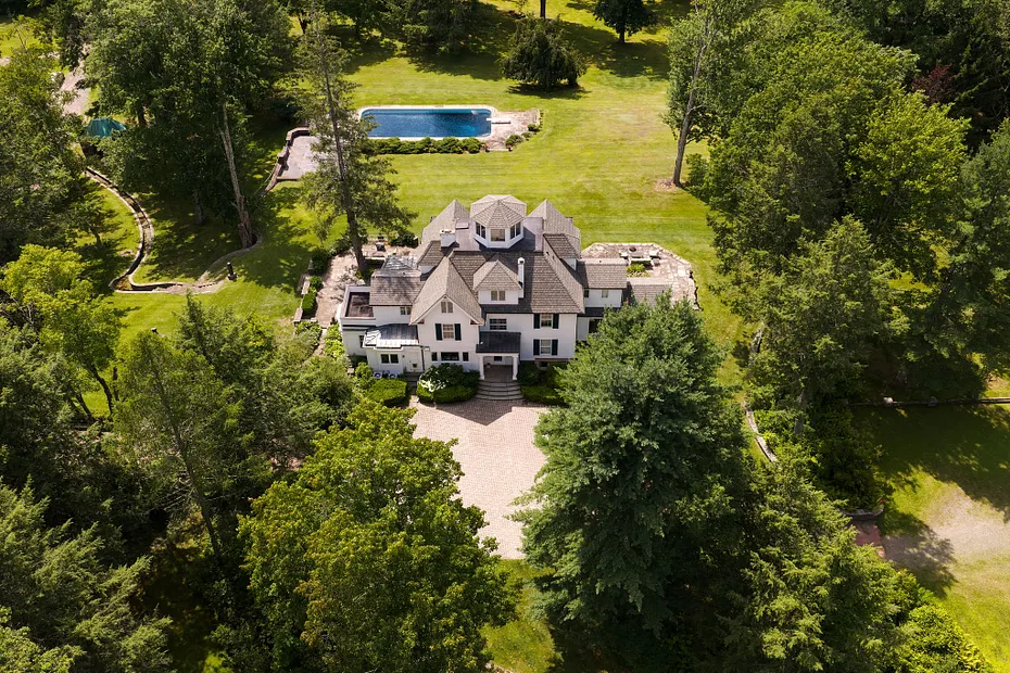 390 Erpf Road Photo 4