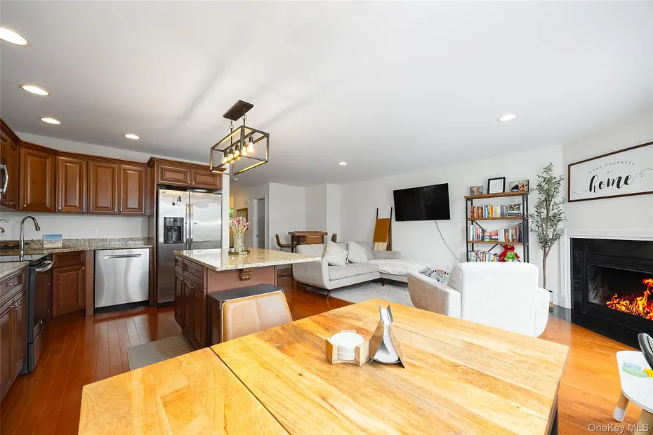 320 Hudson View Terrace Photo 6