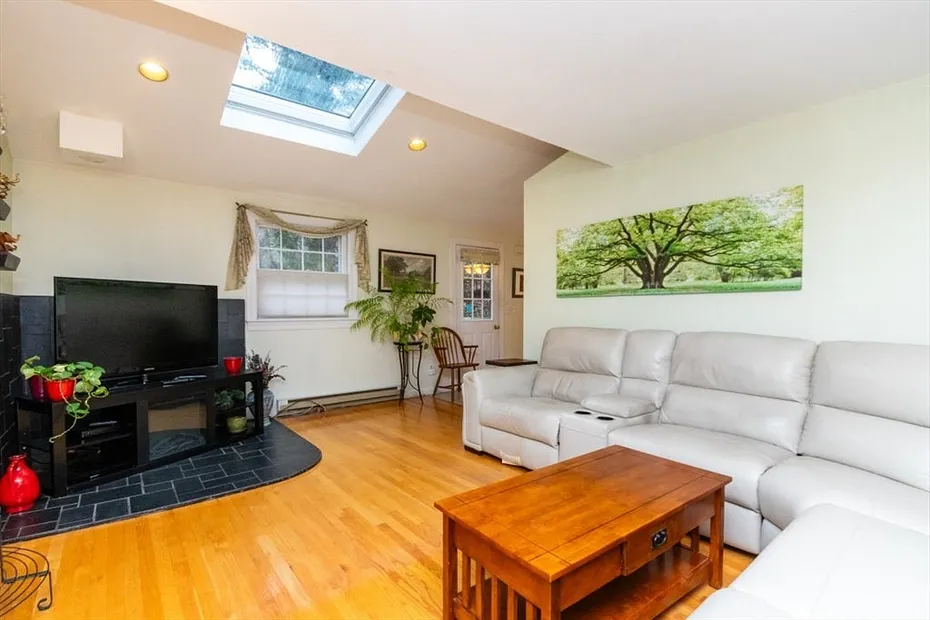 20 Eleanor Rd Photo 7