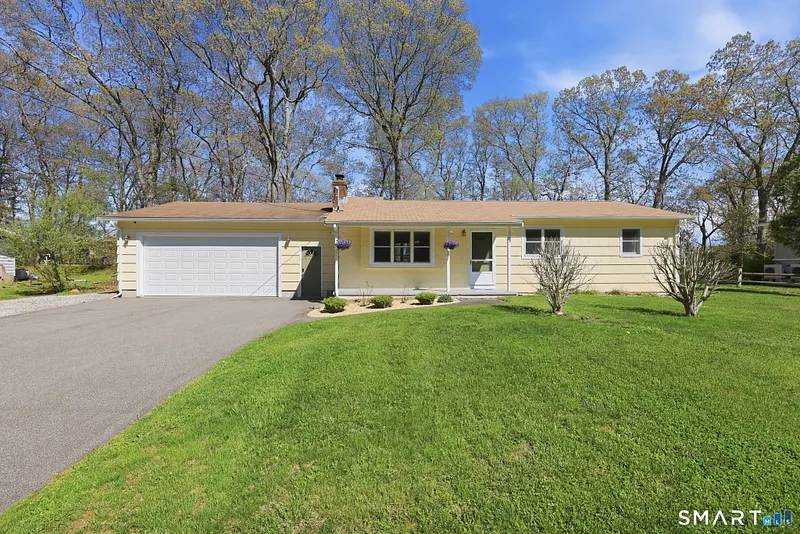 14 Cedarwood Lane Photo 1