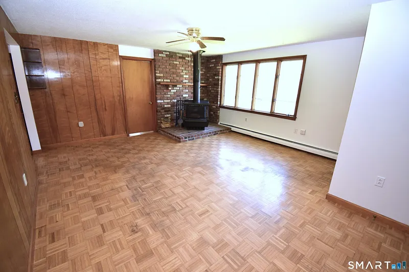 273 Horse Pond Road Photo 6