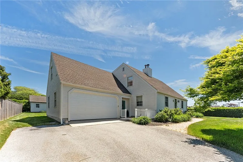 14 Wolcott Avenue Photo 5