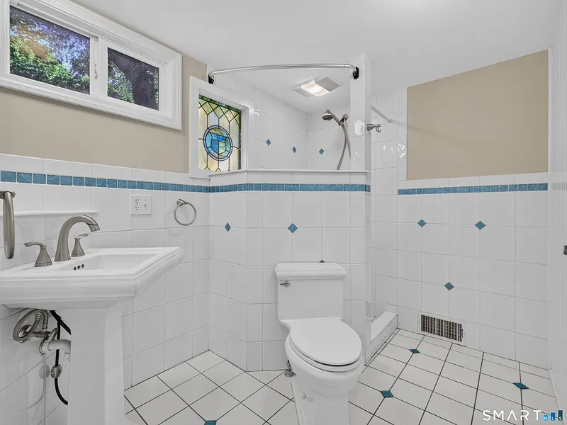 149 Liberty Street Photo 18