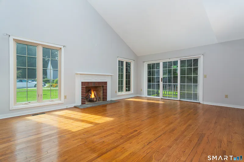 170 Glengarry Road #170 Photo 4