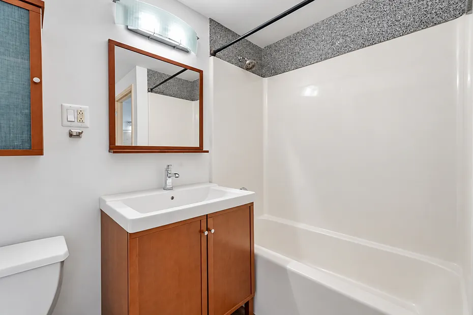 184 Pequot Avenue  #305 Photo 16