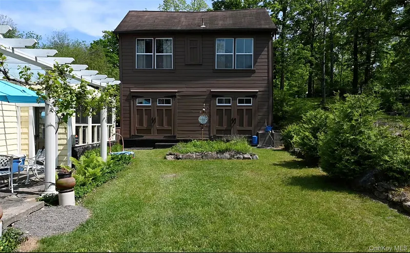 18 Stagecoach Lane Photo 36