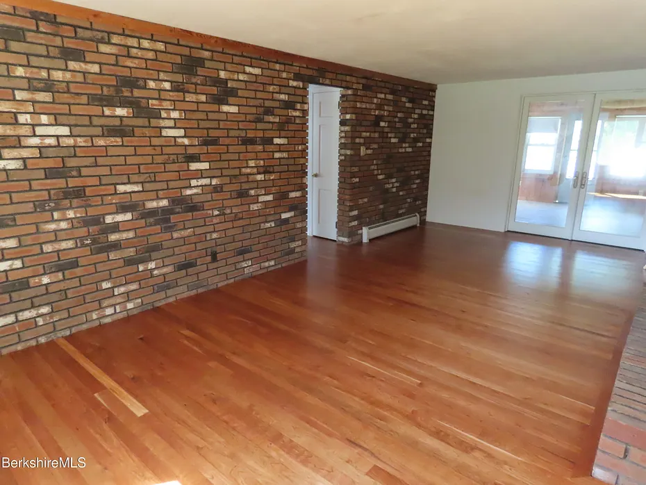 1303 River Rd Photo 16