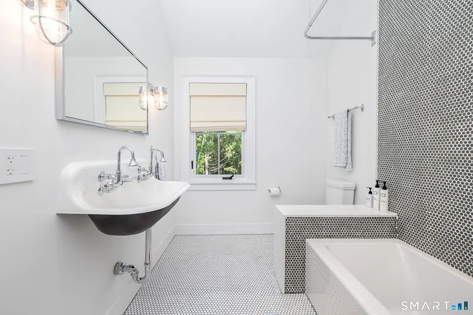 631 Milton Road Photo 30