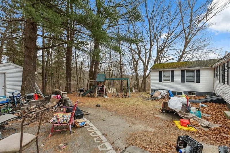 10 Hinckley Rd Photo 31