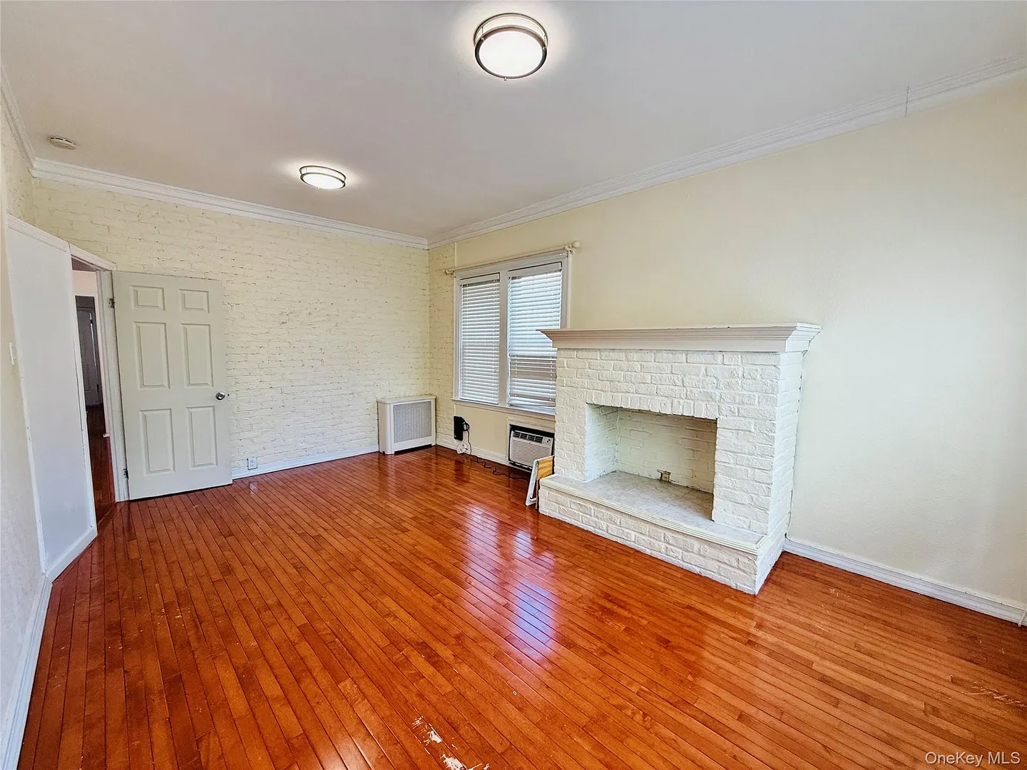 2879 Harrington Avenue Photo 4