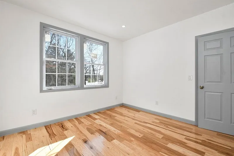 1 Stockwell Road Photo 15