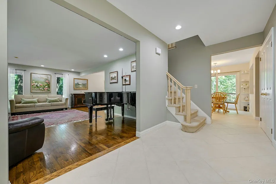 19 York Drive Photo 4
