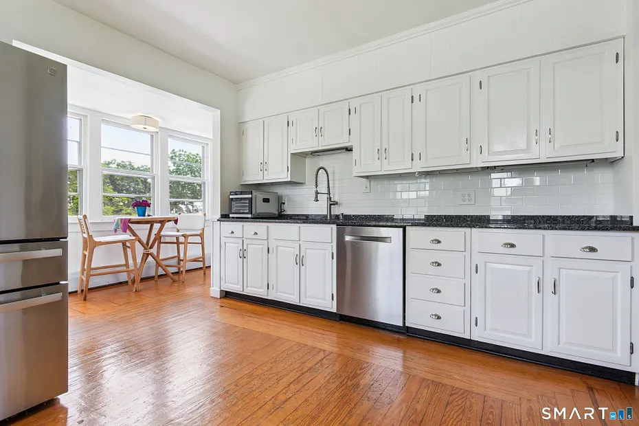 24 Warren Avenue Photo 7