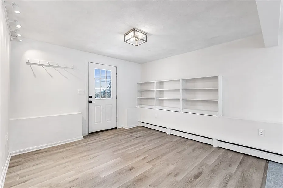 51 Belmont Ave Photo 14
