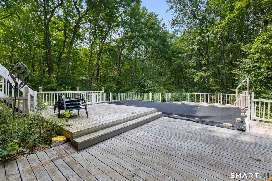 436 Tiffany Lane Photo 33